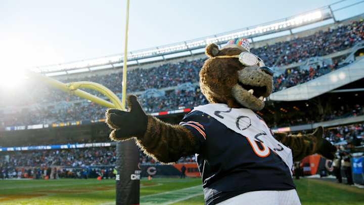 Bears Rookie Jaquan Brisker Compares Soldier Field to Madden Replica