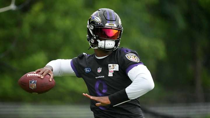 Lamar Jackson's Personal QB Coach at Ravens Training Camp Lamar Jackson's Personal QB Coach at Ravens Training Camp