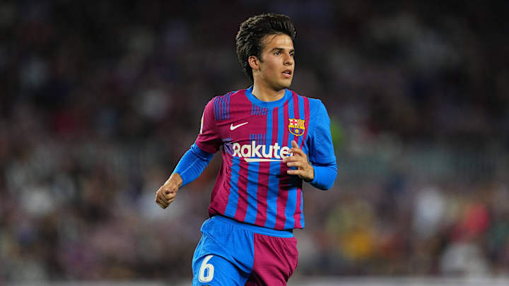 LA Galaxy Sign 22-Year-Old Barcelona Midfielder Riqui Puig