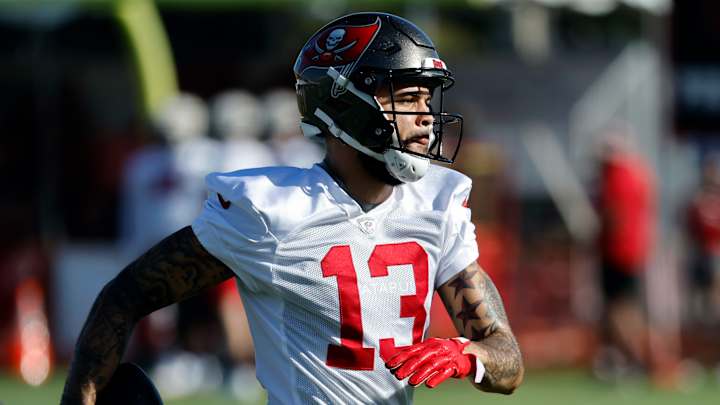 Buccaneers Star Wide Receiver Leaves Practice Early with Injury
