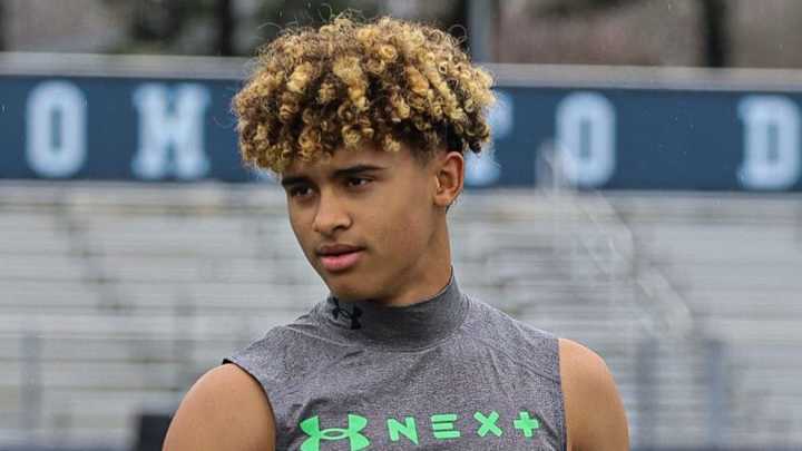 Georgia Stands Out Early to 2026 QB Julian Lewis Georgia Stands Out Early to 2026 QB Julian Lewis