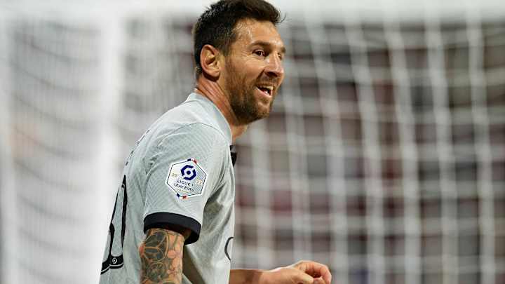 Messi Nets Beautiful Overhead Kick Goal in PSG’s Season-Opening Rout