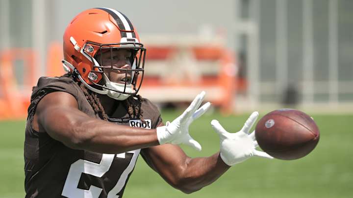 Browns RB Kareem Hunt Requests Trade; Should Seahawks Be Interested?