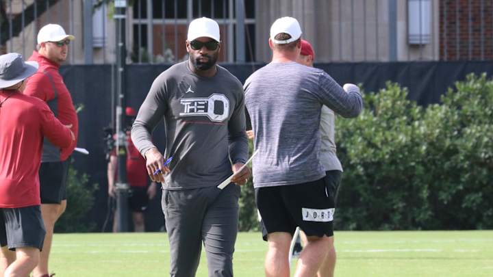 Former Oklahoma Players Speak Out On Cale Gundy Resignation