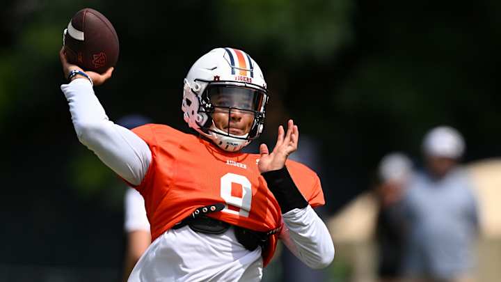 WATCH: Auburn football quarterbacks throw during first day of spring practice