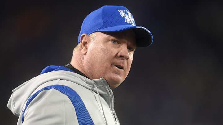 Cat Fight: Mark Stoops goes in on John Calipari's 'basketball school' comments again