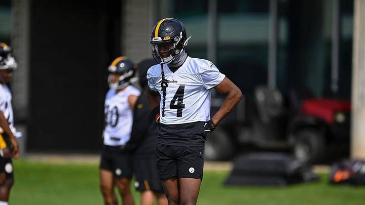 WATCH: George Pickens Hurdles Defender In Steelers Camp