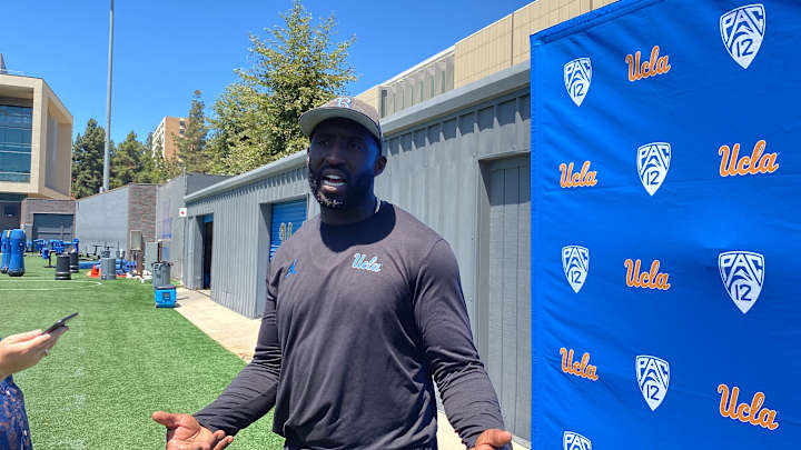 WATCH: DeShaun Foster Talks UCLA Backfield, Mentoring NFL Alumni