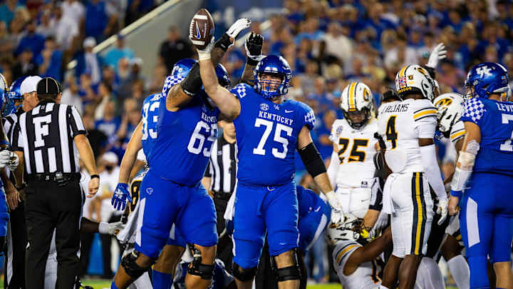 Watch: Kentucky OL Eli Cox Talks With Media After First Preseason Scrimmage