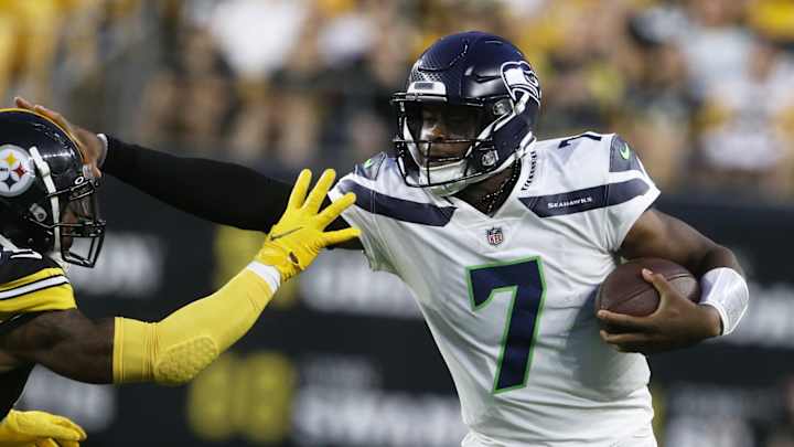 Geno Smith Has Solid Outing in First Preseason Game