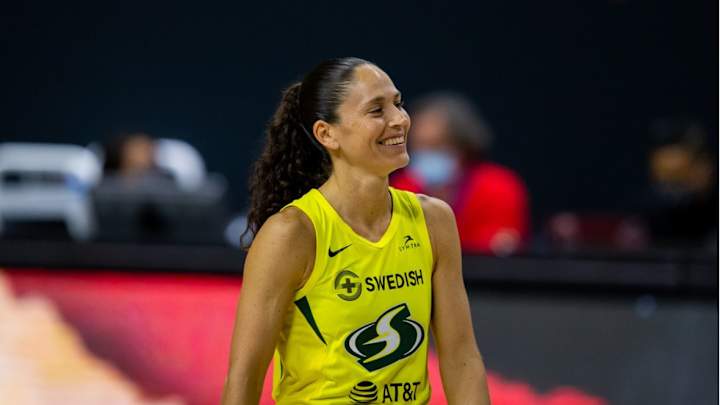 Suns Stars Show Love to Sue Bird in Regular Season Finale Suns Stars Show Love to Sue Bird in Regular Season Finale