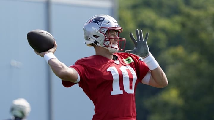 Who Was Patriots QB Mac Jones Praising After Practice With Panthers?
