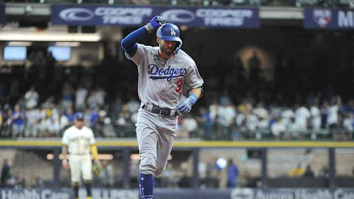 Dodgers: Comparing Chris Taylor's Insane Milwaukee Catches from 2018 and 2022 Dodgers: Comparing Chris Taylor's Insane Milwaukee Catches from 2018 and 2022