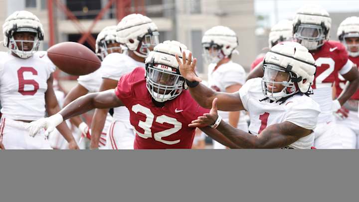 Who Alabama RB Jahmyr Gibbs Models his Game After