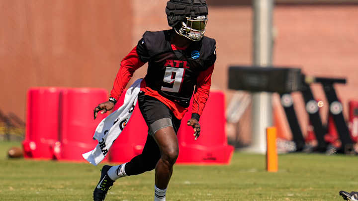 Does Falcons LB Lorenzo Carter Need to 'Prove It' In 2022? Does Falcons LB Lorenzo Carter Need to 'Prove It' In 2022?