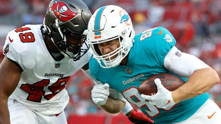 Buccaneers linebacker undergoes surgery for serious foot injury