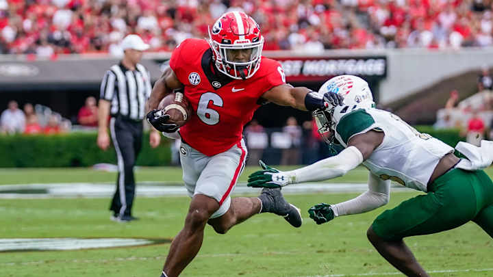 Kenny McIntosh Provides Georgia's Offense Unique Possibilities