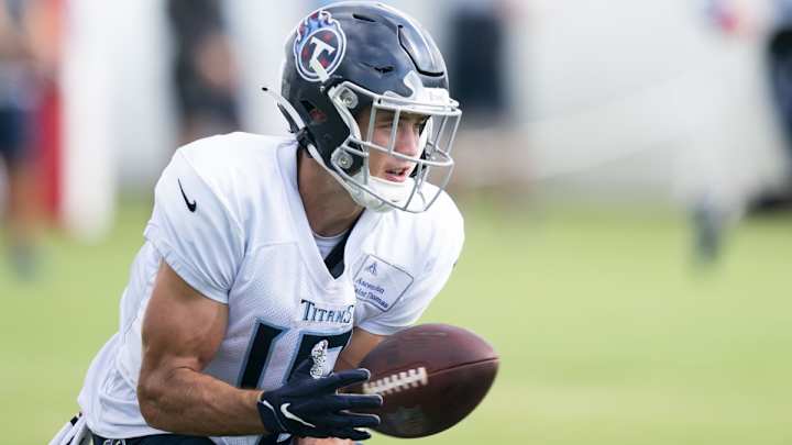 Philips Fits In, Stands Out as Slot Receiver