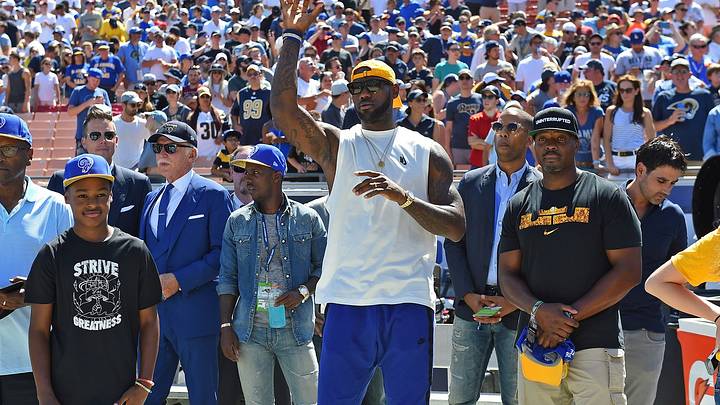 Lakers News: NFC West NFL Team Doubles Down on Recruiting LeBron James Lakers News: NFC West NFL Team Doubles Down on Recruiting LeBron James
