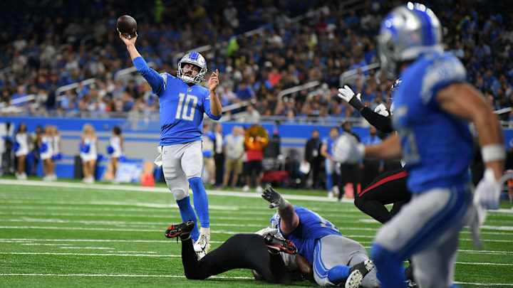 Halftime Observations: Secondary Struggles, Run Game Shines Halftime Observations: Secondary Struggles, Run Game Shines