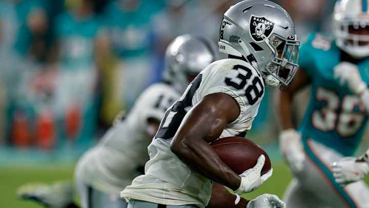 Raiders Rookie Running Backs Continue to Shine