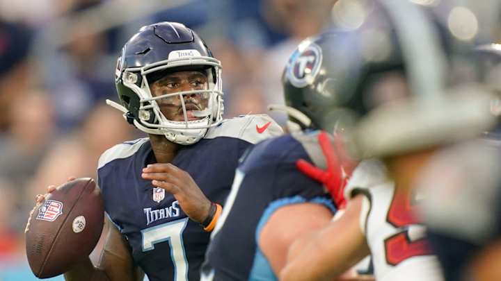 Willis Seeks Balance With Scrambling, Passing