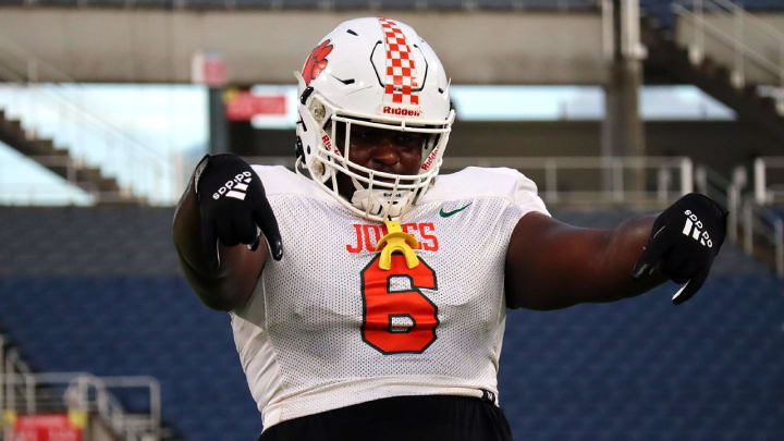 Florida Acquires Former Texas DL Signee D'antre Robinson