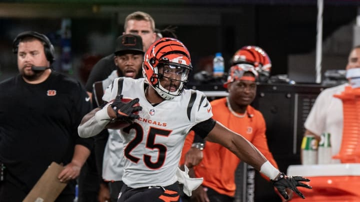 Bengals Running Back Chris Evans Suffers Right Knee Injury, Won't Return in Matchup With Panthers Bengals Running Back Chris Evans Suffers Right Knee Injury, Won't Return in Matchup With Panthers