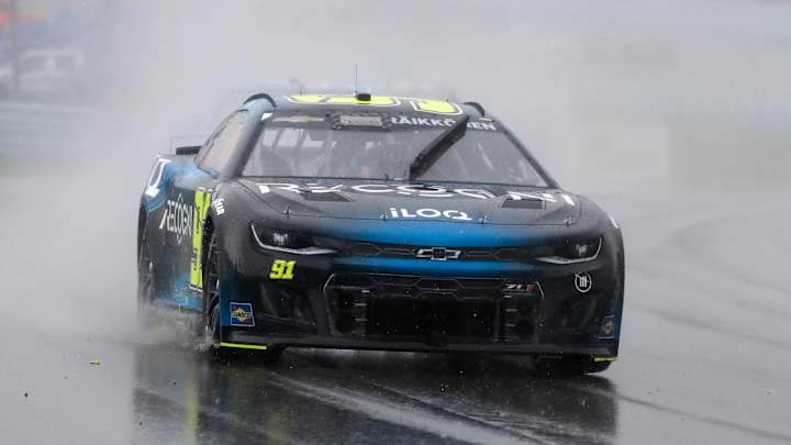 Kimi Raikkonen, Former F1 Champ, Wrecks Out of NASCAR Cup Series Debut