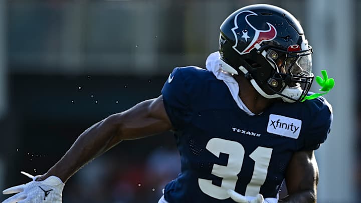 Fantasy Insider Report: Even With More Weapons, Texans Will Get Dameon Pierce Plenty of Carries