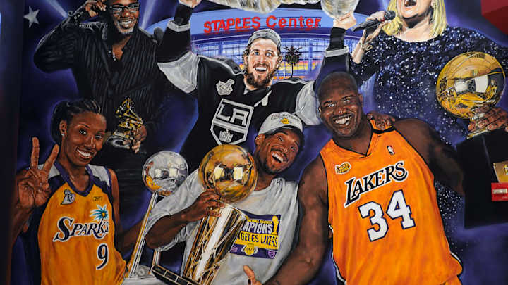 Years Before Becoming Lakers, Shaq Met Kobe Bryant in Magic Locker Room