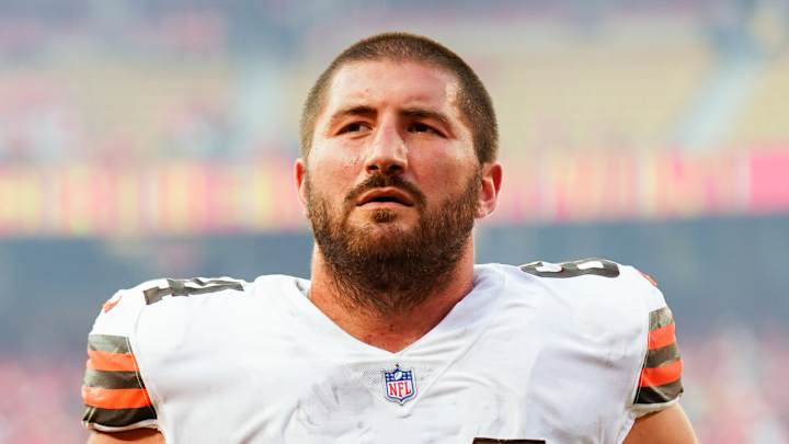 Vikings’ O’Connell Says He Never Spoke With JC Tretter About Roster Spot