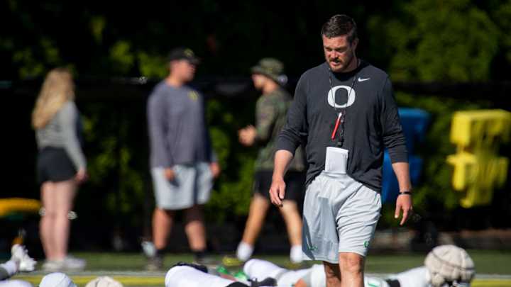 Oregon's Dan Lanning Will Not Announce Starting QB Before Georgia-Oregon Game Oregon's Dan Lanning Will Not Announce Starting QB Before Georgia-Oregon Game