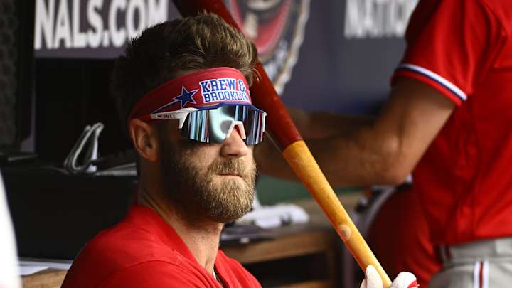 WATCH: Phillies Fan Catches Bat; Presented Bryce Harper Bat by Mickey Morandini WATCH: Phillies Fan Catches Bat; Presented Bryce Harper Bat by Mickey Morandini