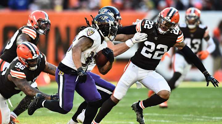 Grant Delpit Leaves Game, Heads to Locker Room with Trainers