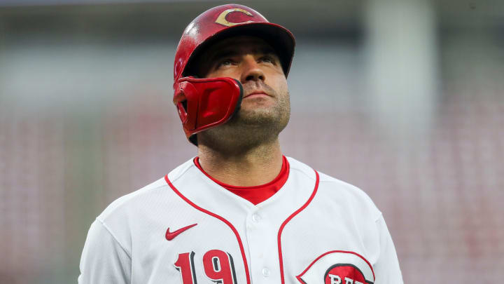 Reds Star Joey Votto Confirms He Will Return in 2023, per Report
