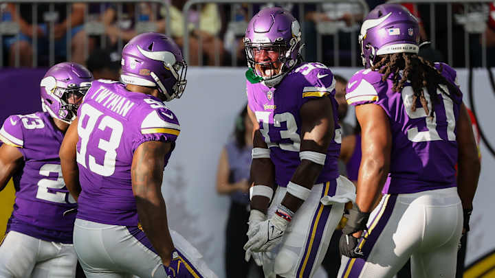 Vikings Rookie LB Brian Asamoah Named 2022 Mr. Mankato Winner