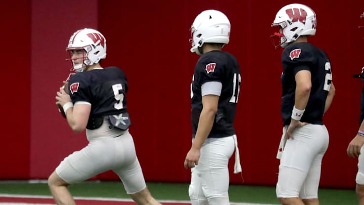 What Chase Wolf's injury means for the Wisconsin QB room