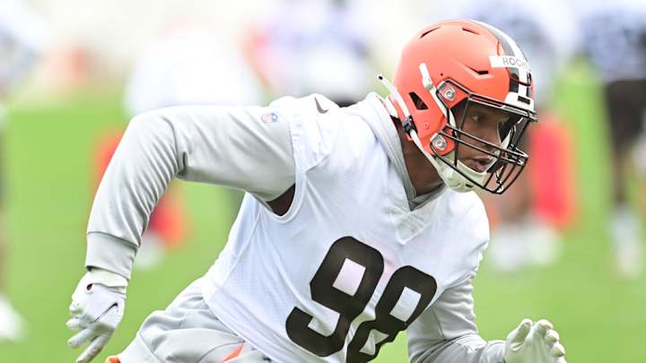 Browns Release DE Isaac Rochell