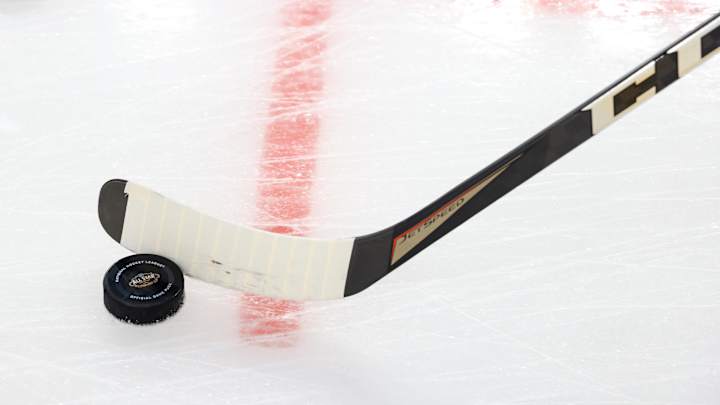 ESPN’s Leah Hextall Details ‘Sexist’ Messages Received in First NHL Season ESPN’s Leah Hextall Details ‘Sexist’ Messages Received in First NHL Season