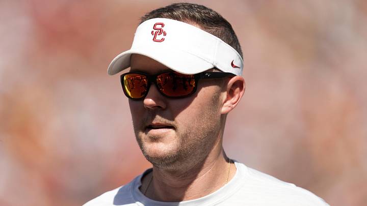Oregon passes USC for Pac-12 football's top recruiting class