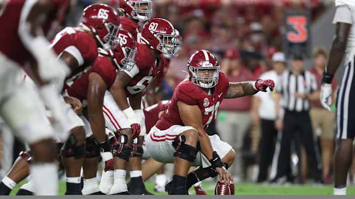 Center Darrian Dalcourt Tops Player of Week Honors Following Utah State Win