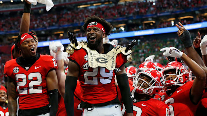 INJURY: Chris Smith Exits the Game Against Oregon INJURY: Chris Smith Exits the Game Against Oregon