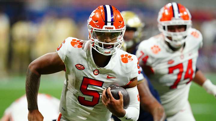 Despite Sluggish Start, Brandon Streeter Extremely Confident In Clemson Offense
