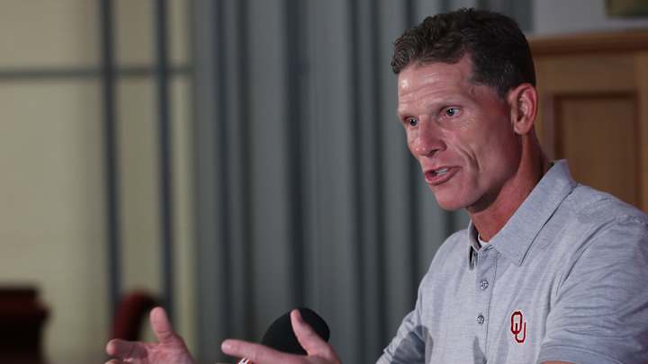 Why Brent Venables Says Oklahoma Expects Changes, Improvements on O-Line