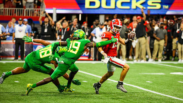 Oregon Ducks Drop Out of Top 25 in Updated AP Poll After Loss to Georgia Bulldogs