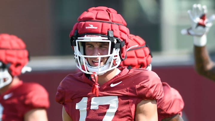 Razorbacks’ Hudson Clark has Perfect Response to Lunatic Fringe