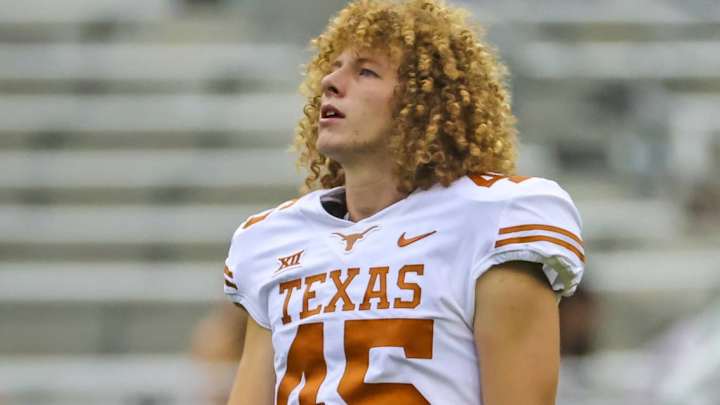 Texas Kicker Has Brutal Miss With Chance to Take Lead vs. Alabama