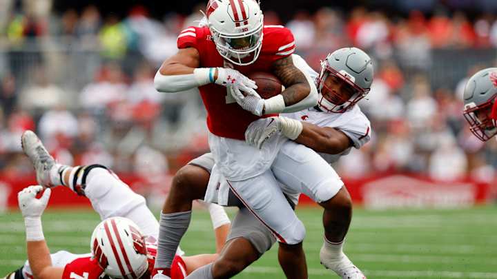 Wisconsin football falls to Washington State 17-14 at home Wisconsin football falls to Washington State 17-14 at home