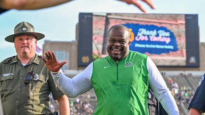 College Football World Reacts to Marshall Upset of Notre Dame